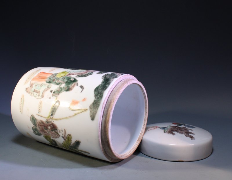 Chinese Enameled Porcelain Lidded Jar,