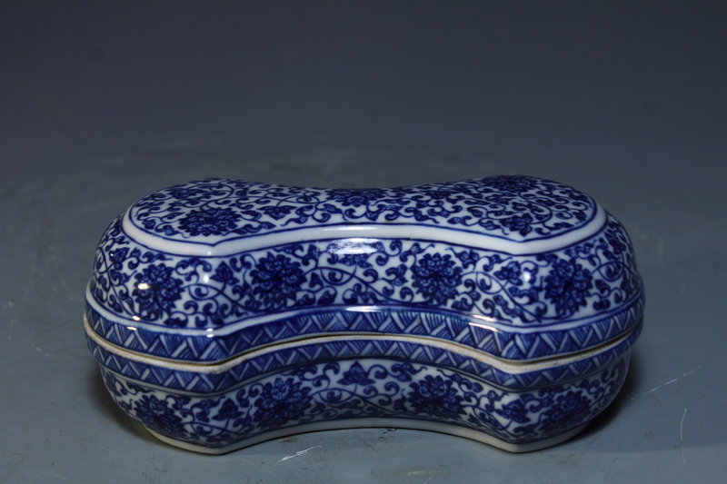 Chinese Blue-and-White Porcelain Lidded Box,