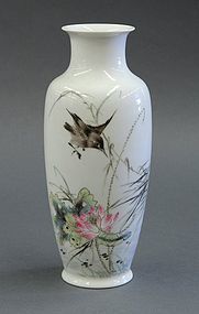 Fine Chinese Enameled Porcelain Vase.