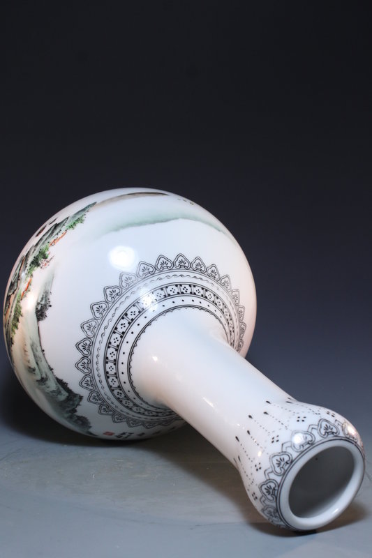 Fine Chinese Enameled Porcelain Vase.