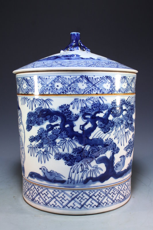 Chinese Blue &amp; White Porcelain Lidded Jar.
