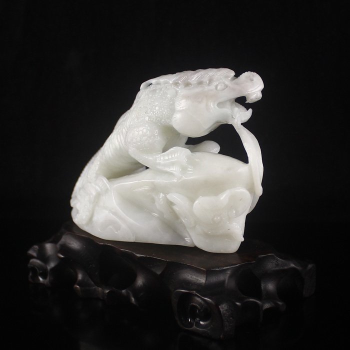 Chinese Natural Hetian Jade Carving - Lizard