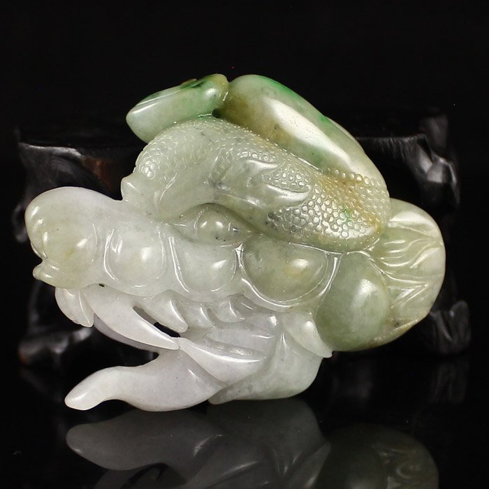 Chinese Natural Jadeite Dragon Head Pendant.