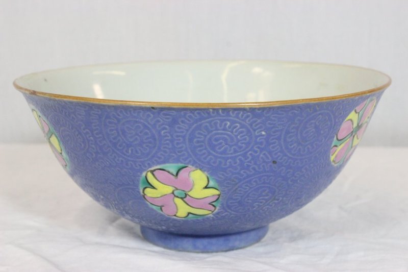 19th C. Chinese Famille Rose Enameled Porcelain Bowl.