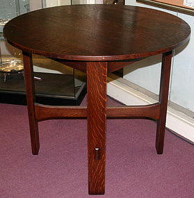 Stickley Brothers Arts and Crafts round lamp table