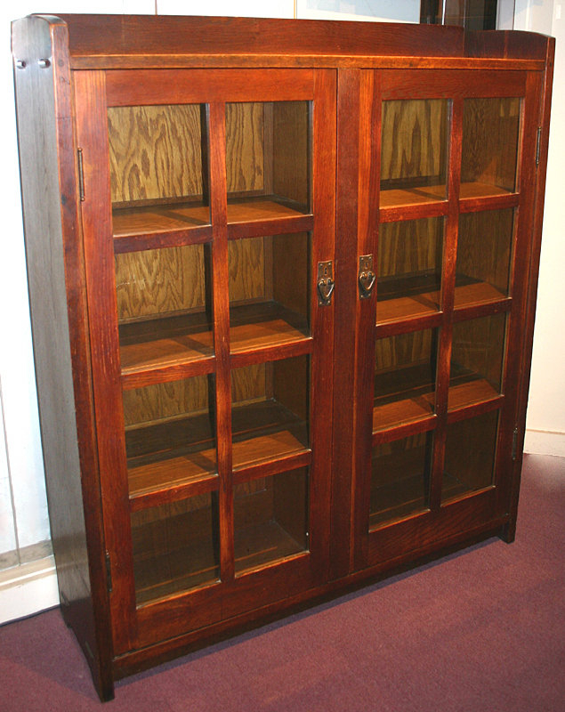 Gustav Stickley oak two door bookcase, Arts &amp; Crafts