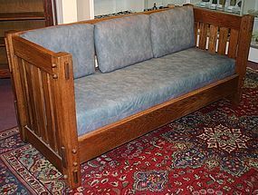 Arts and Crafts oak settle, c.1910