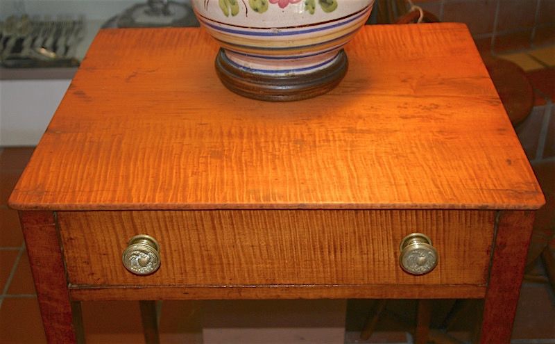 Antique Hepplewhite tiger maple one-drawer stand, c.1800
