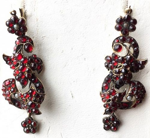 Antique Victorian garnet dangle earrings