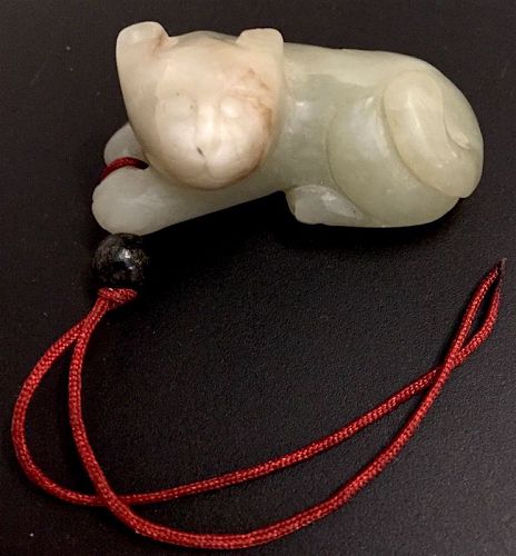 Chinese carved jade cat figurine