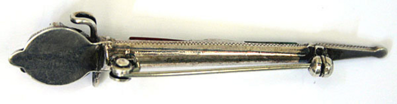 Scottish agate &amp; sterling silver basket hilt sword pin