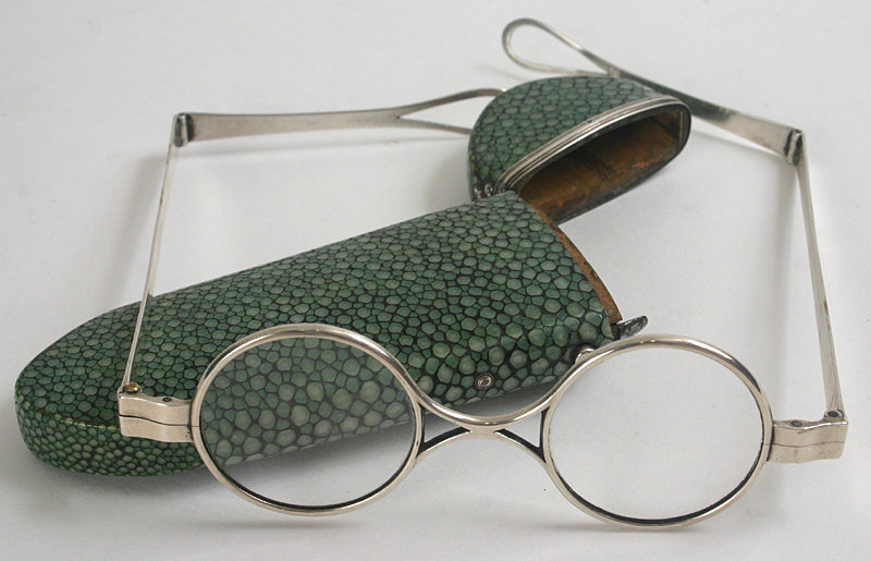 Green shagreen spectacles case &amp; silver eyeglasses 1790
