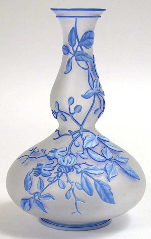 Thomas Webb English cameo glass gourd vase, three color