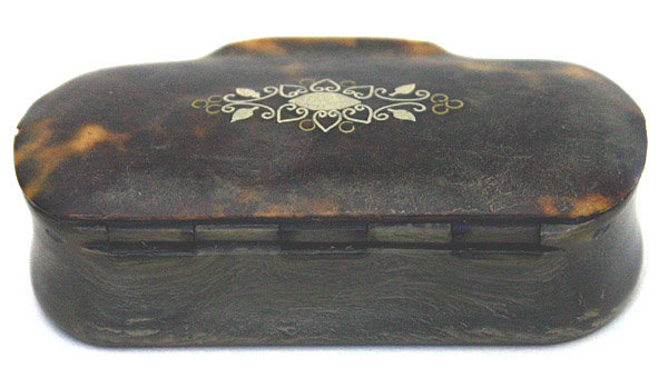 Georgian tortoiseshell and horn snuff box, with silver
