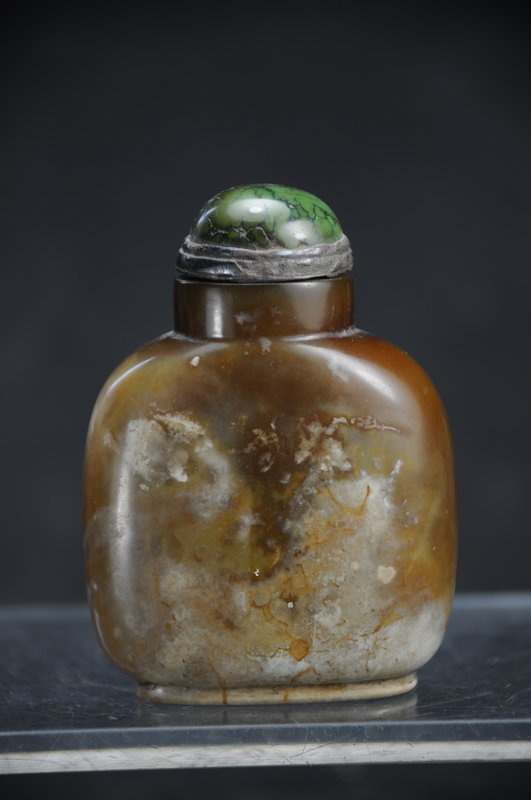 Very Old Agate Snuff Bottle, China, Early 19th C.