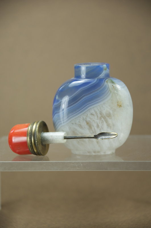 Important &amp; Rare Agate Snuff Bottle, China, 19th C.