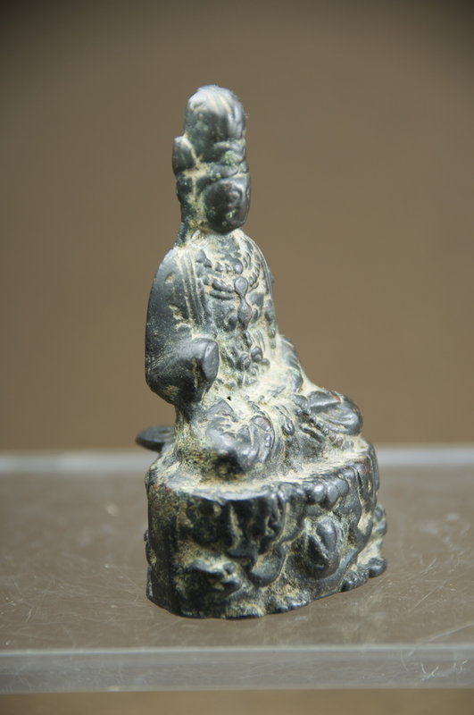 Very Rare Figurine of Kuan Yin, Ca. 6th C.