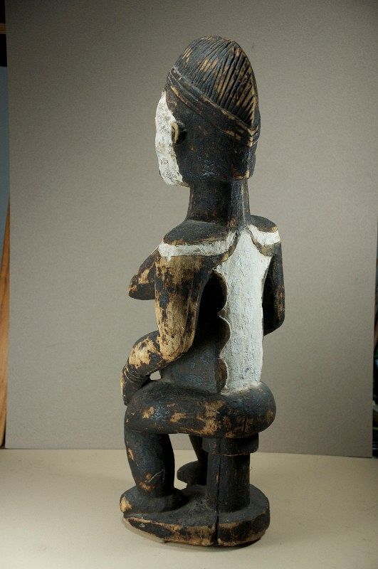 Important Feminine Figure, Idoma Peoples