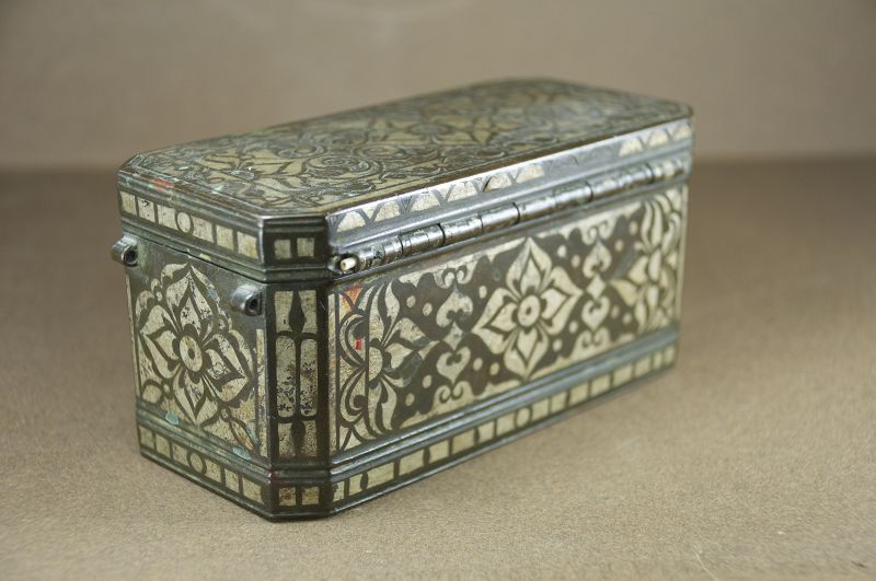 Fine lime box, Islamic Art, Early 19th C.