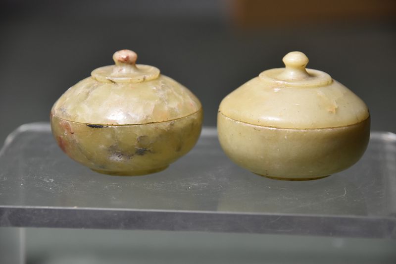 A Pair of Small Jars, Jade, China, Qing Dynasty