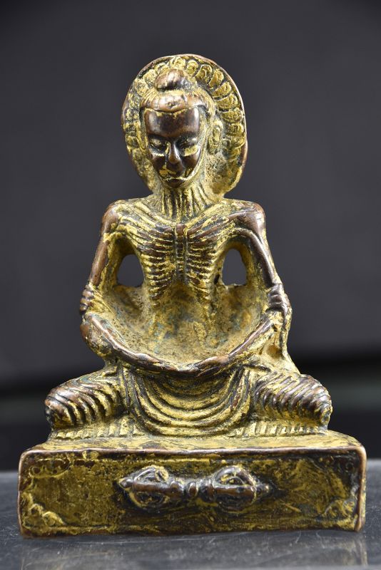 Small Gilt Bronze Statue of Siddhartha, Tibet or China, 19th C.