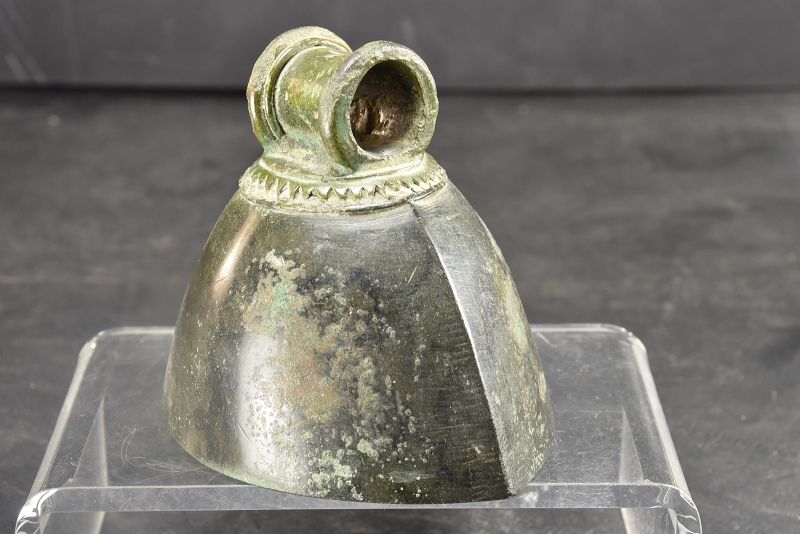 Rare Bronze Bell, Indonesia, Majapahit Period, Ca. 15th C.