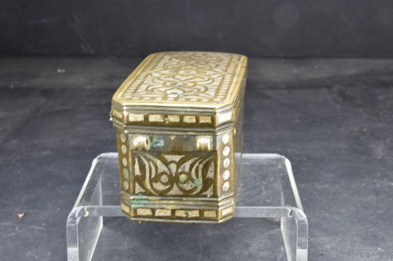 Rare Filipino Lime Box, Mindanao, Early 19th C.