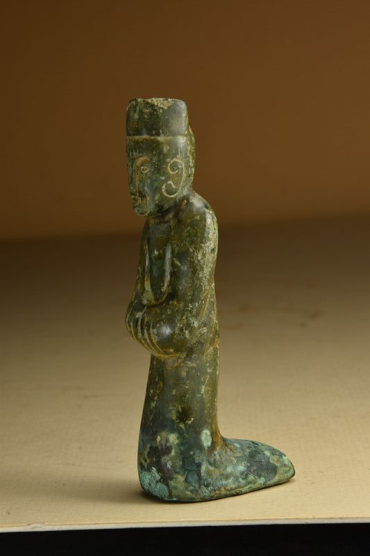 China Han Dynasty Miniature Statue of a Dignitary