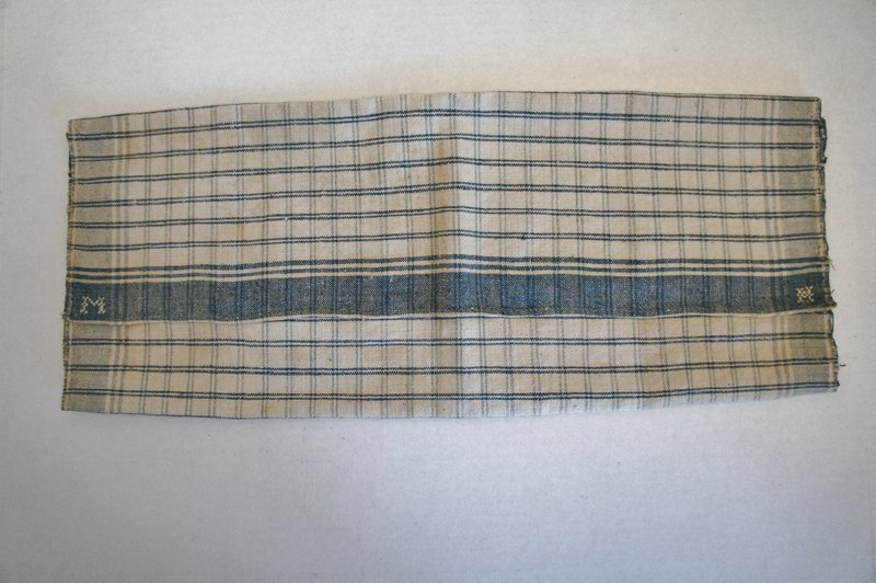 Blue and white antique homespun handkerchief ex cond. 1830