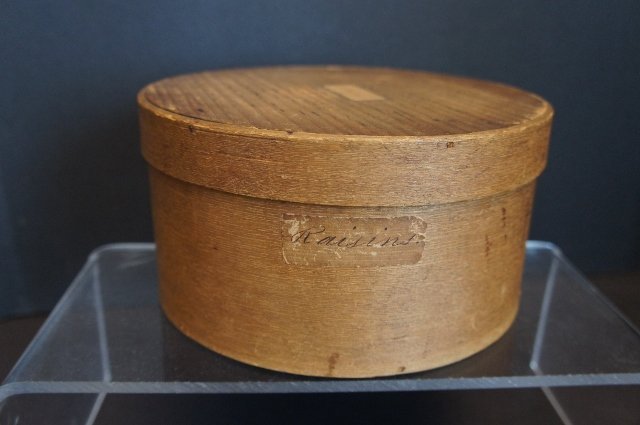 Antique pantry box with Raisin label 1830-40