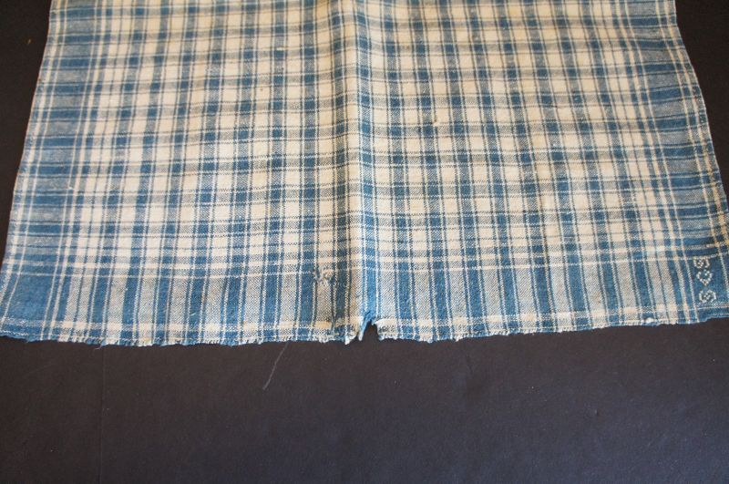1830's blue and white homespun handkerchief 17 1/2&quot; square