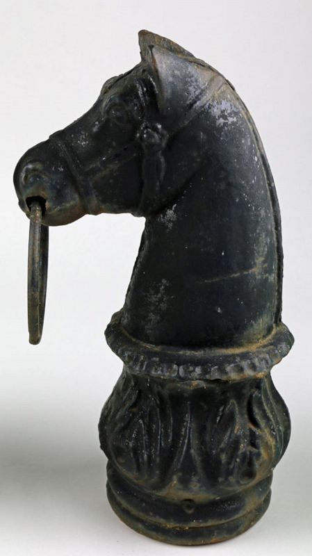 Cast Iron Horse Head Hitch