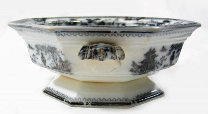 Flow Mulberry Covered Dish