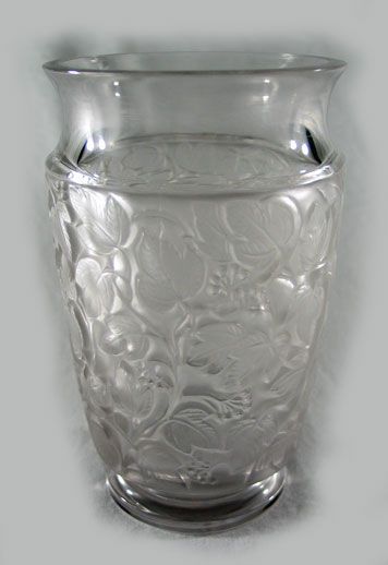 Lalique Vase Item 1335191