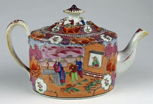 New Hall Teapot in the Chinese Style