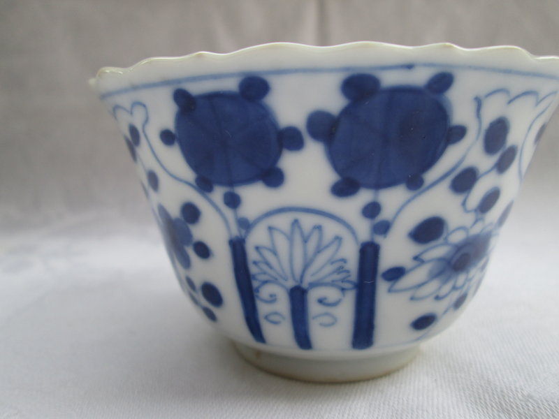 Chinese blue and white porcelain 18th century cup