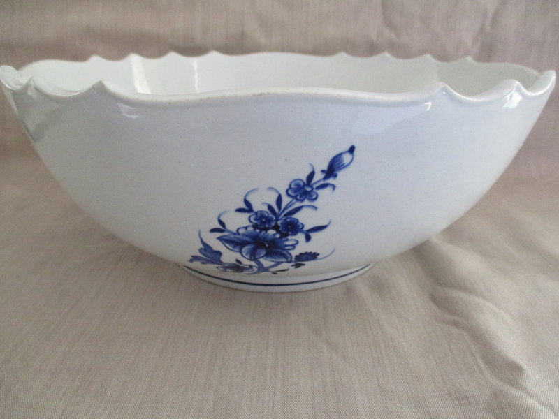 Tournai porcelain large bowl late 18th century.