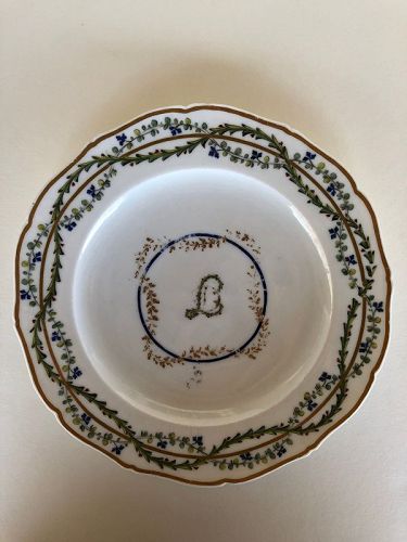 French 18th century dinner plate, Seguin, Vincennes. Circa 1785