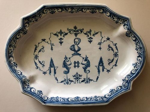 Moustiers blue and white faience platter circa 1740