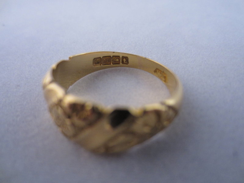 18k Yellow Gold Floral Engraved Band