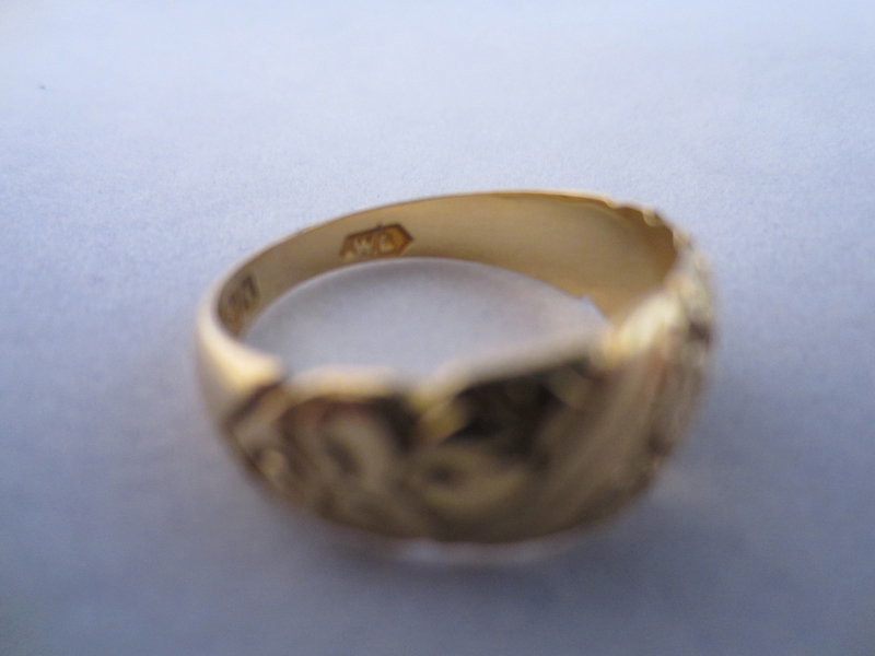 18k Yellow Gold Floral Engraved Band