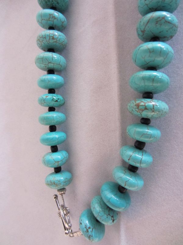 1940s Navajo Turquoise Bead Necklace