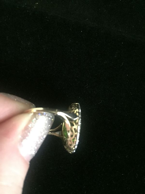 18k Yellow Gold and Platinum Peridot Ring with Diamonds