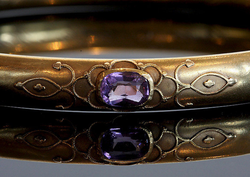 18K Gold Edwardian Bangle With Amethysts