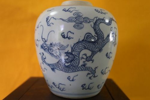 Chinese Late Ming Blue & White Dragon and Phoenix Jar
