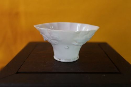 Chinese Qing Dynasty Kangxi Blanc de Chine / De Hua Cup