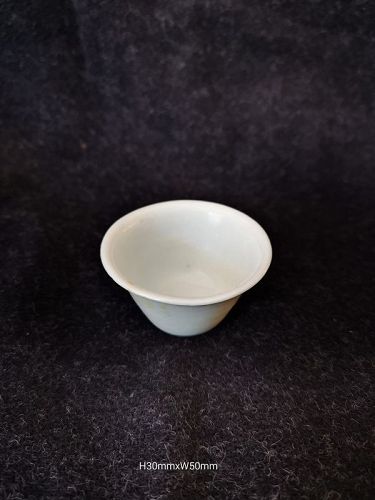 Mid Ming Dynasty White Glazed Cup
