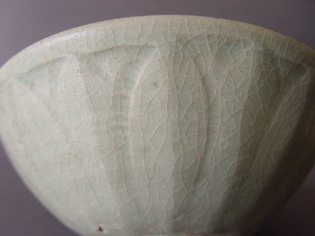 A Song Dynasty Longquan Celadon Lotus bowl