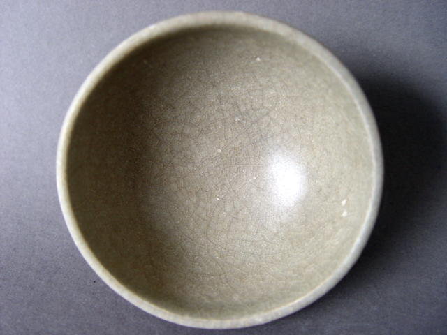A Song - Yuan  Longquan Celadon bowl with a nice shape