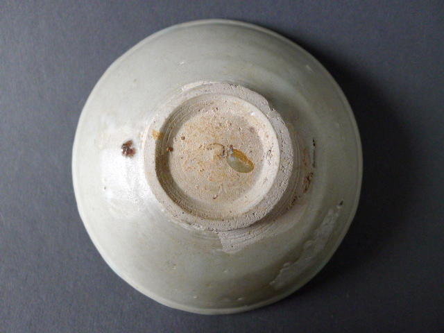 A  Tang - Five Dynasties white glazed dish